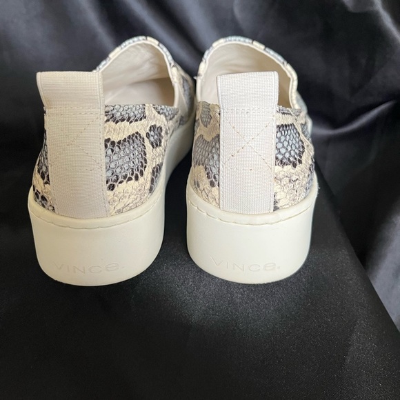 VINCE~PLATFORM~BLUE-~SNAKESKIN~LOAFERS~7.5 - Picture 2 of 12